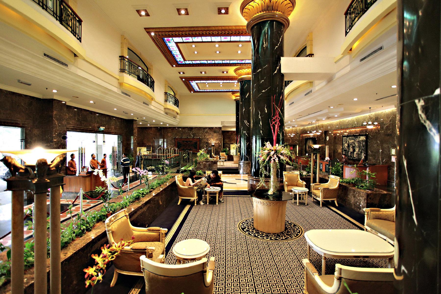 https://cdn.myjournify.com/assets/articles/1276739909Main-Lobby.jpg